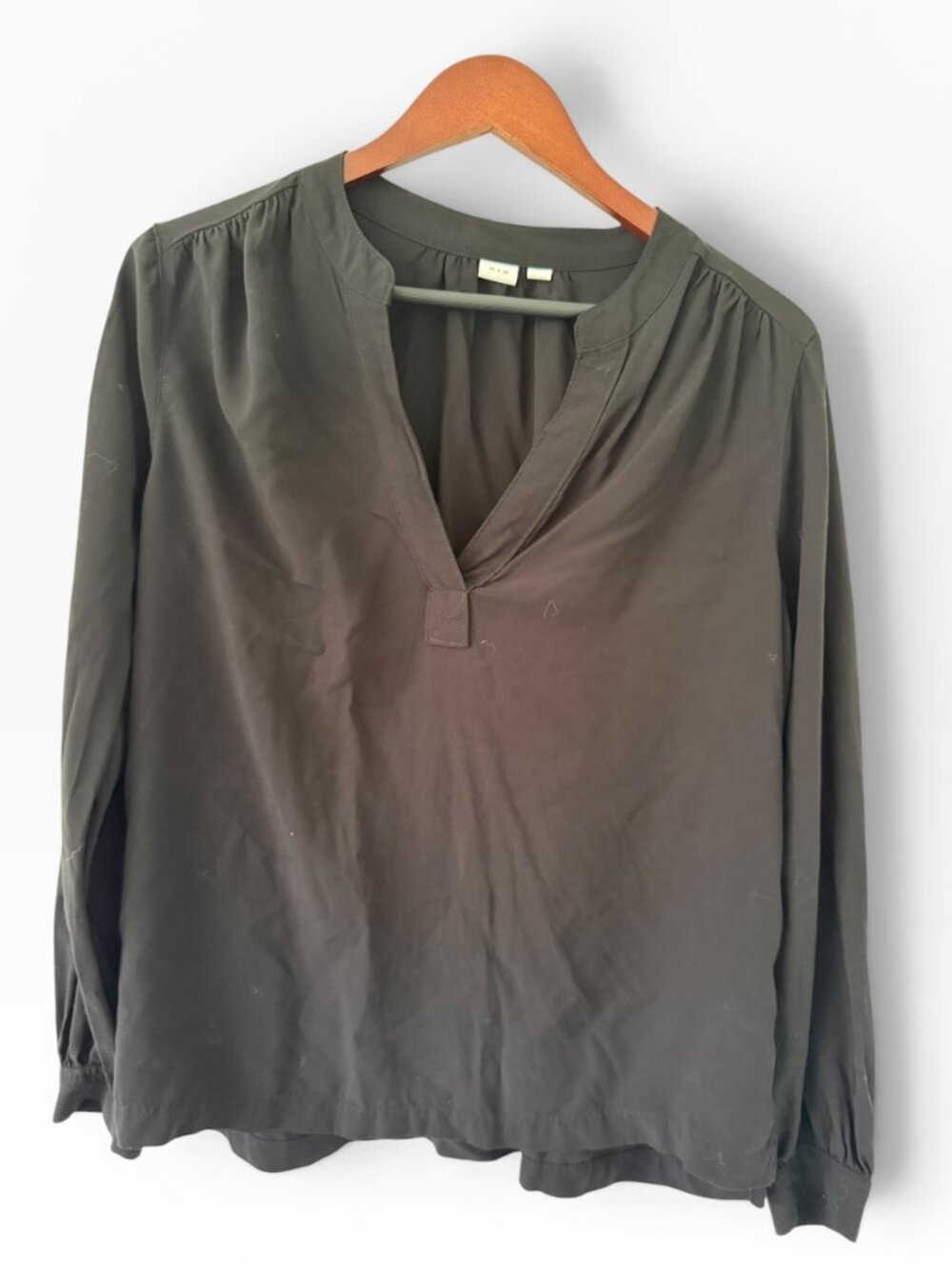 GAP Women's Long Sleeve V-Neck Blouse – True Black- M - Picture 3 of 10